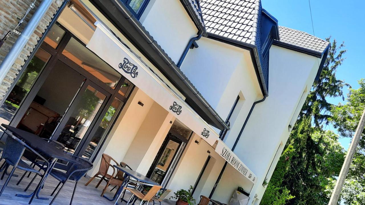 Szárszó Szálló Balatonszarszo Exterior foto